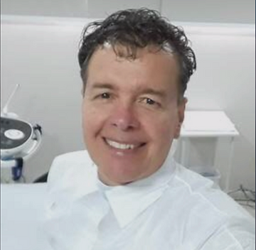 Dr. Carlos Douglas